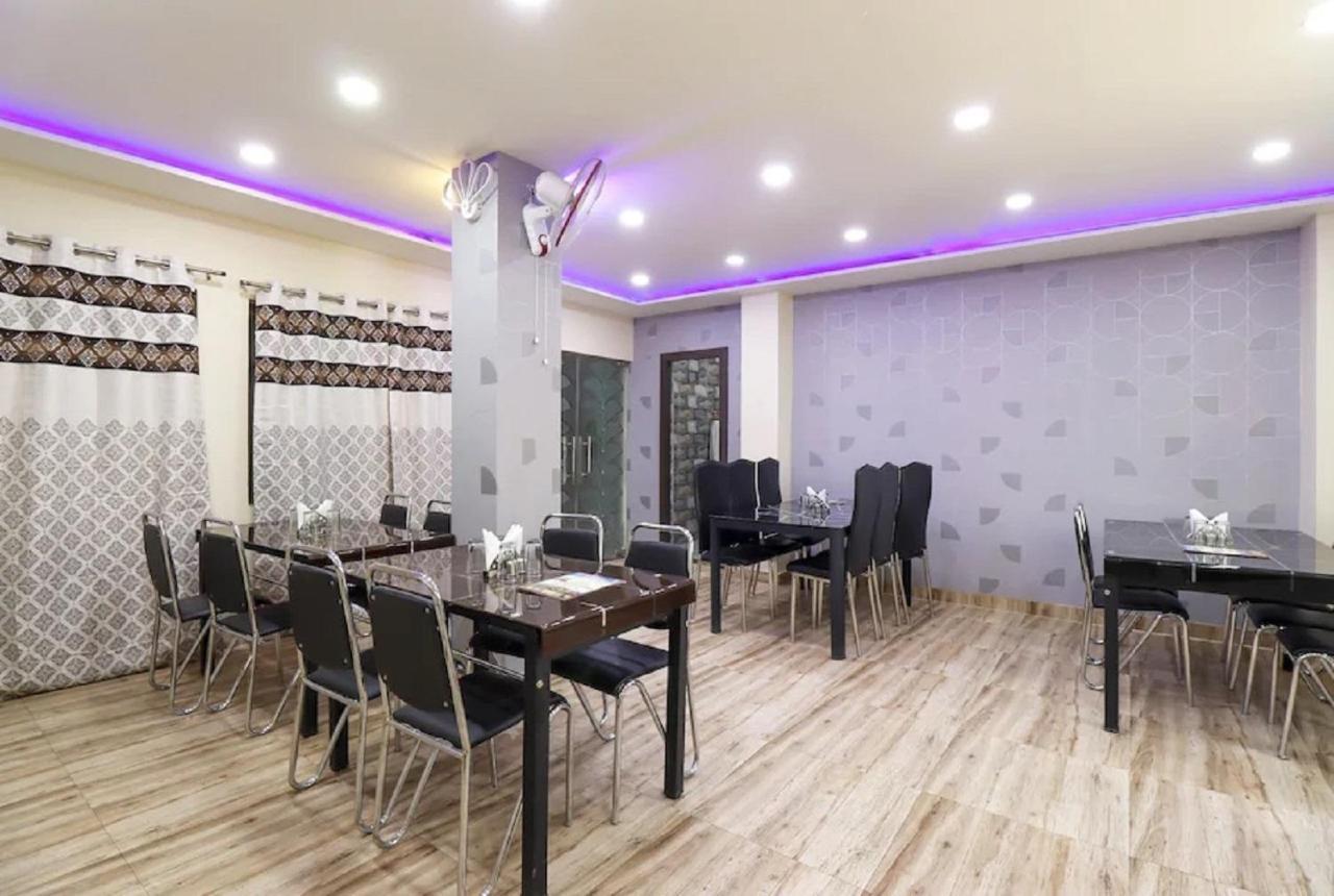 Hotel Aadesh Palace Varanasi Eksteriør billede