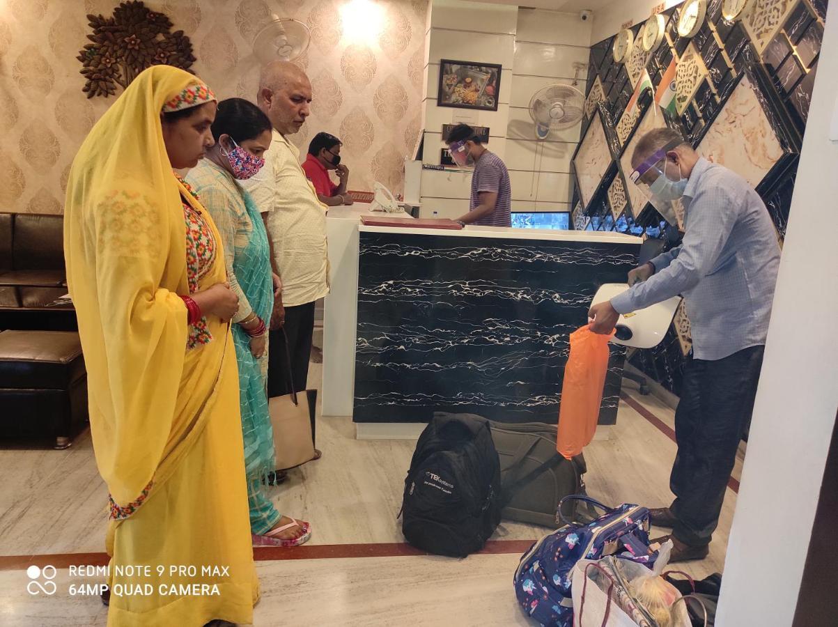 Hotel Aadesh Palace Varanasi Eksteriør billede