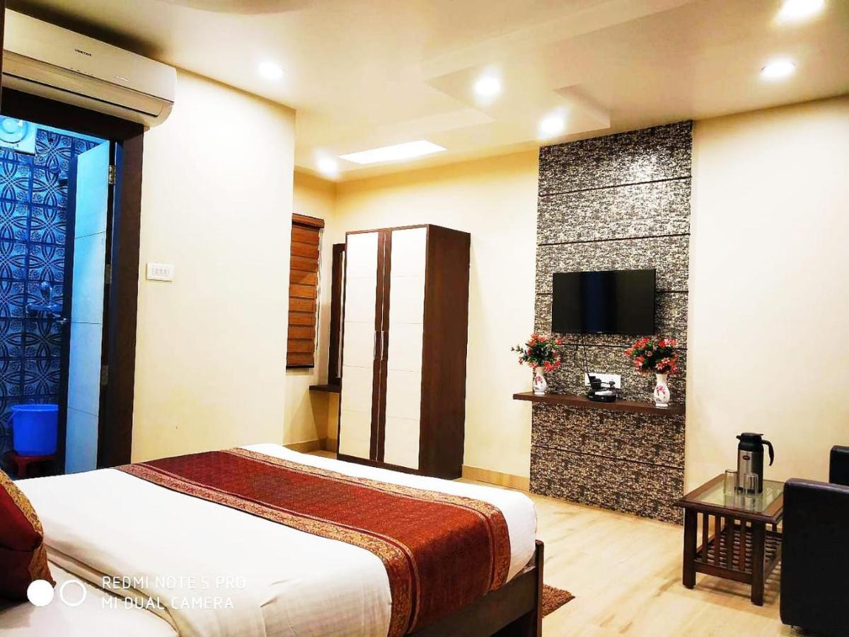 Hotel Aadesh Palace Varanasi Eksteriør billede