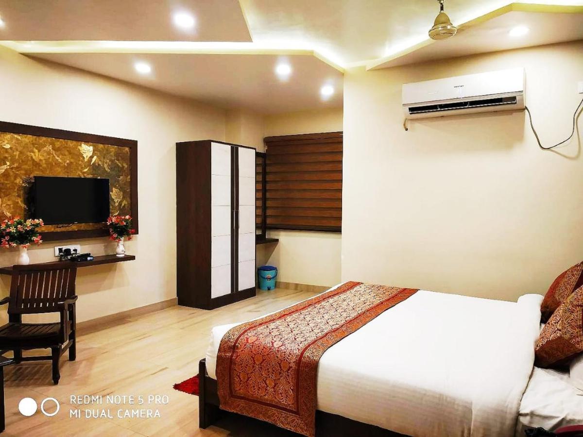 Hotel Aadesh Palace Varanasi Eksteriør billede