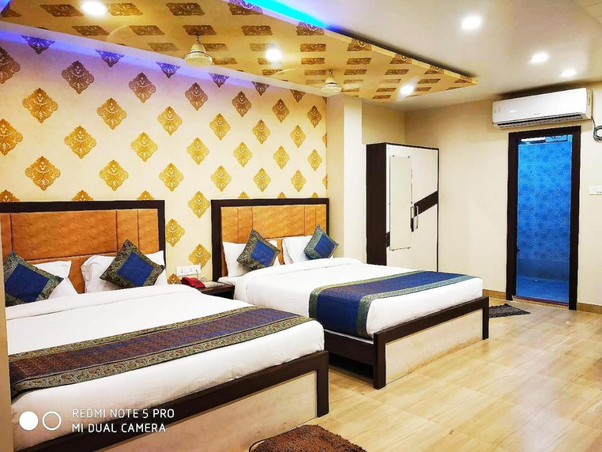 Hotel Aadesh Palace Varanasi Eksteriør billede