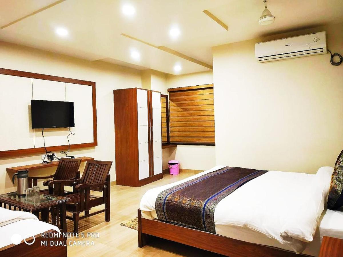 Hotel Aadesh Palace Varanasi Eksteriør billede