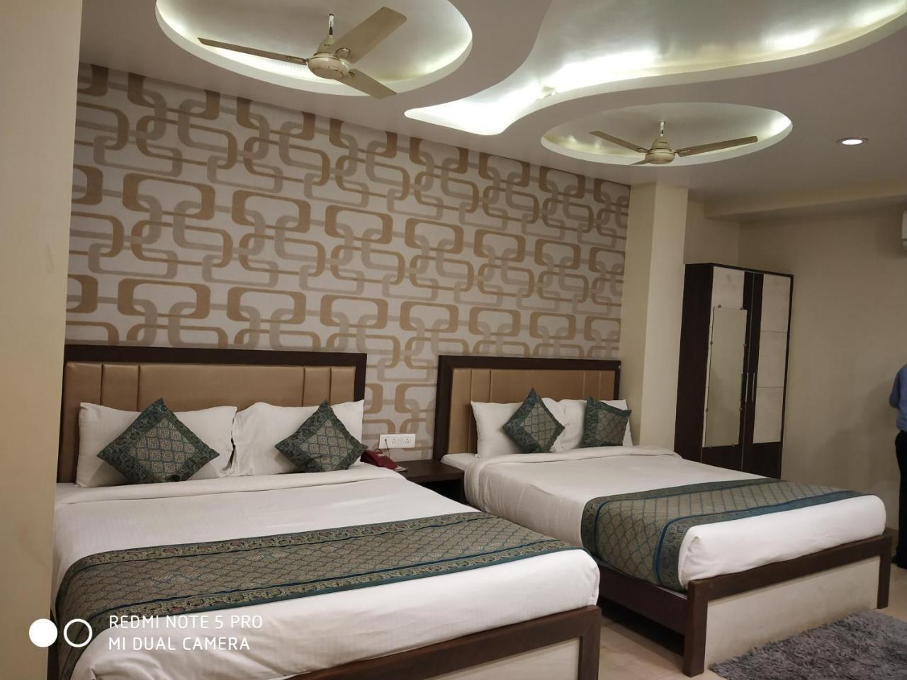 Hotel Aadesh Palace Varanasi Eksteriør billede