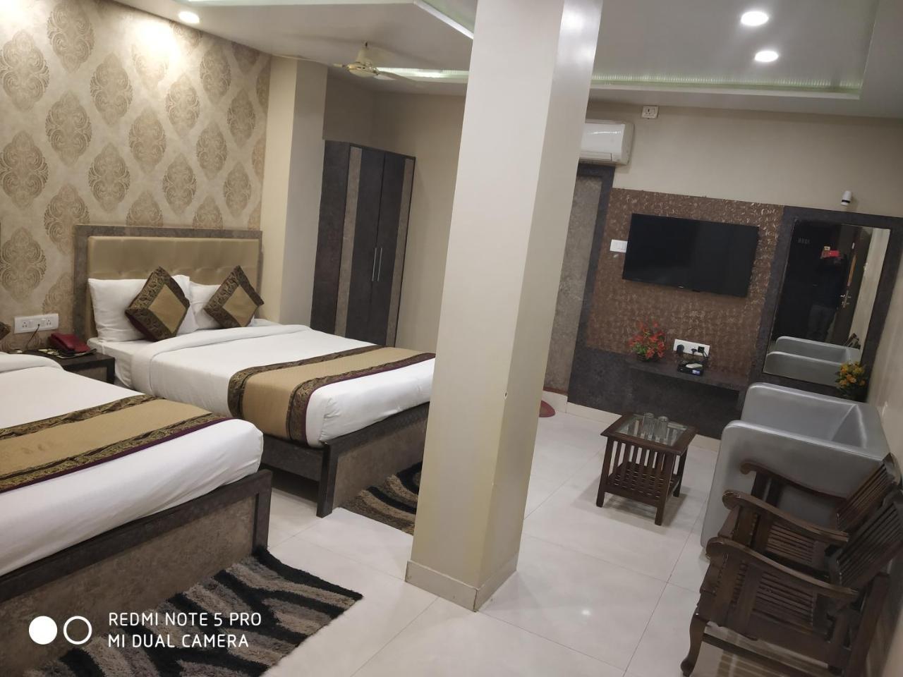 Hotel Aadesh Palace Varanasi Eksteriør billede