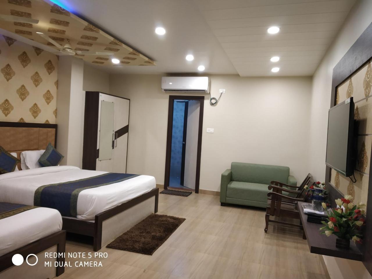 Hotel Aadesh Palace Varanasi Eksteriør billede