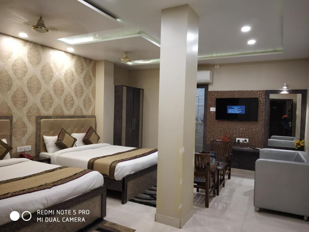 Hotel Aadesh Palace Varanasi Eksteriør billede