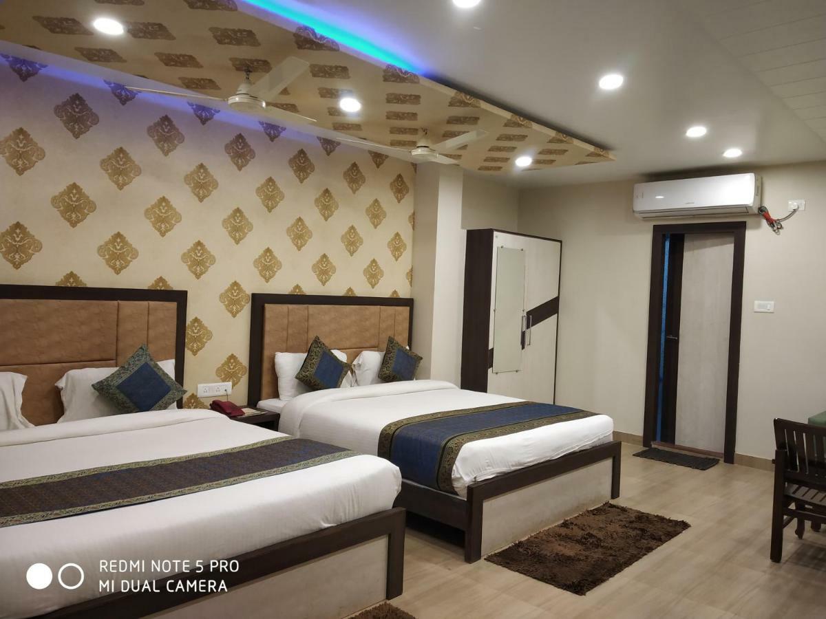 Hotel Aadesh Palace Varanasi Eksteriør billede