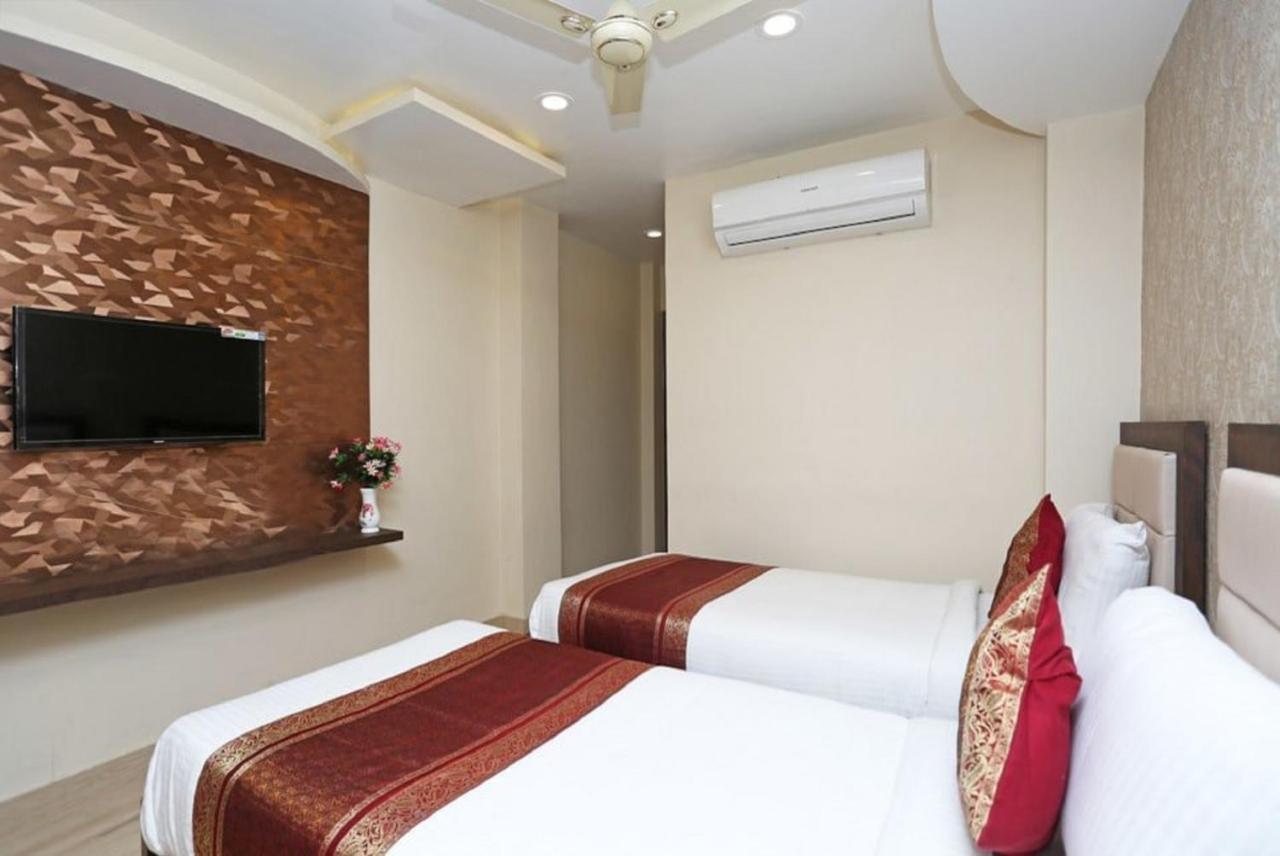 Hotel Aadesh Palace Varanasi Eksteriør billede