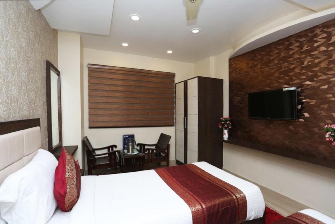 Hotel Aadesh Palace Varanasi Eksteriør billede
